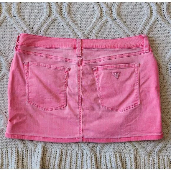 Vintage Hot Pink Stonewashed Guess Mini Skirt Size 30 - Picture 4 of 6
